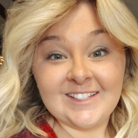 Meet your Posher, Miriah - Picture 1 of 1